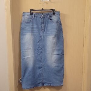 NWOT SHEIN Curve Blue Denim Midi Skirt Size 2XL With Back Slit